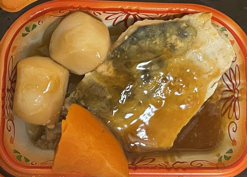 食宅便の弁当のサバの味噌煮